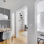 Appartement Moderne Champs-Elysees - Saint Honore